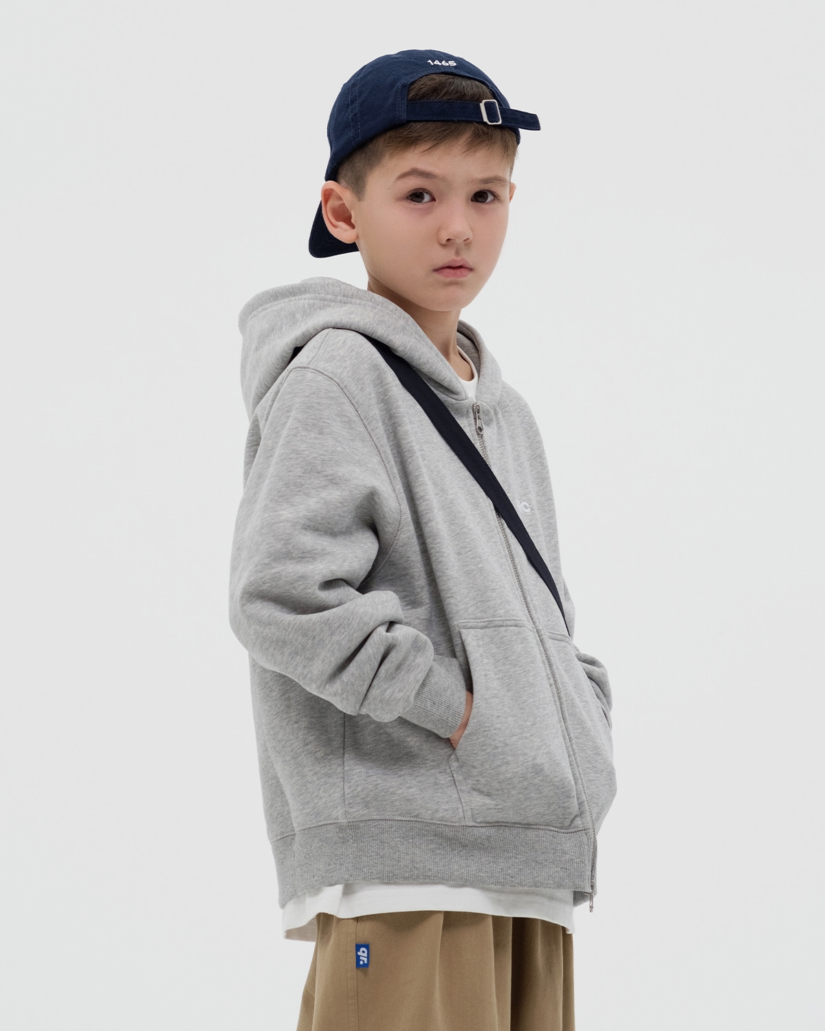 Сырмалы БҮРЖЕЙДЕ БАЛА QRC СҰР МЕЛАНЖ