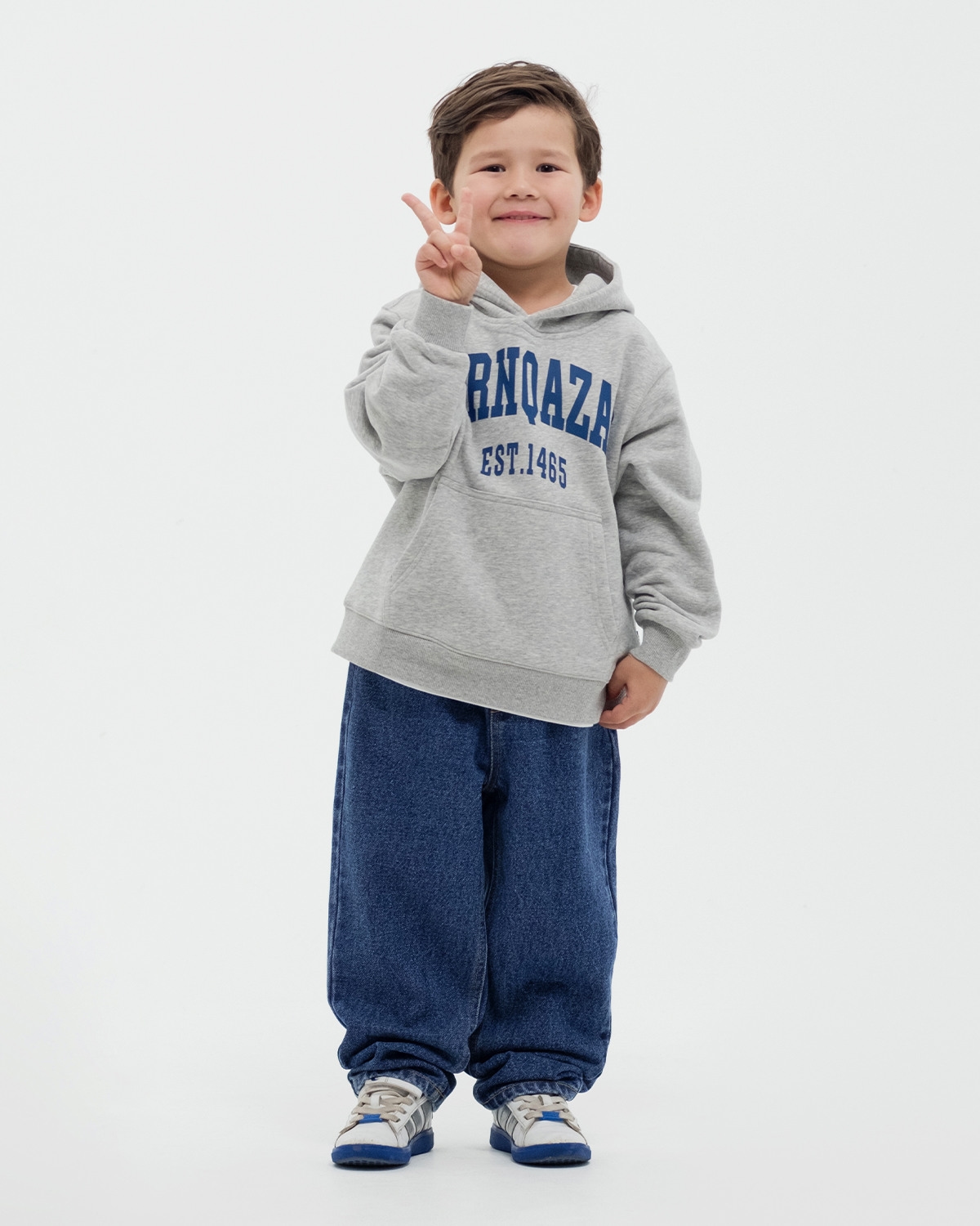 БҮРЖЕЙДЕ БАЛА BORN QAZAQ СҰР МЕЛАНЖ