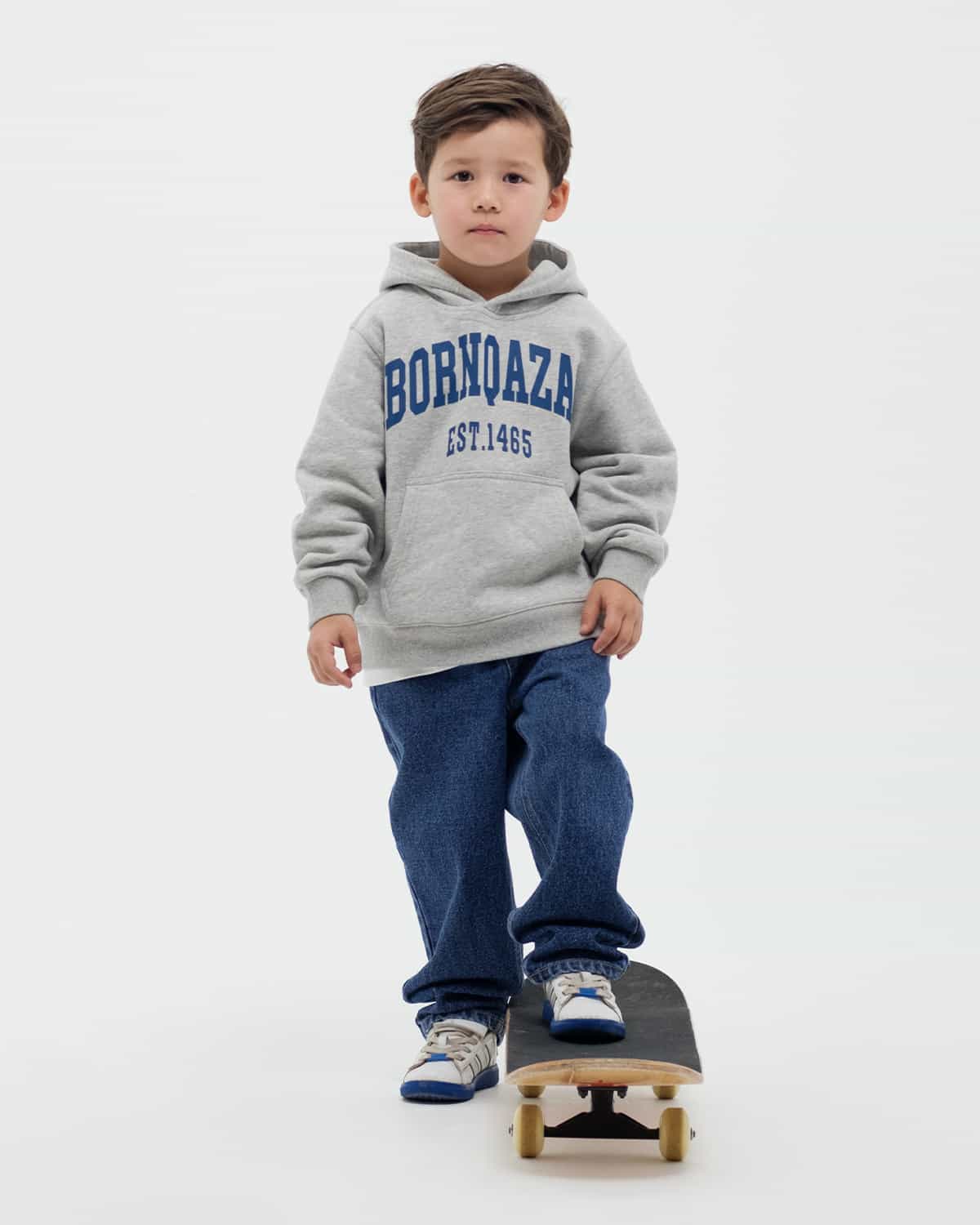 БҮРЖЕЙДЕ БАЛА BORN QAZAQ СҰР МЕЛАНЖ