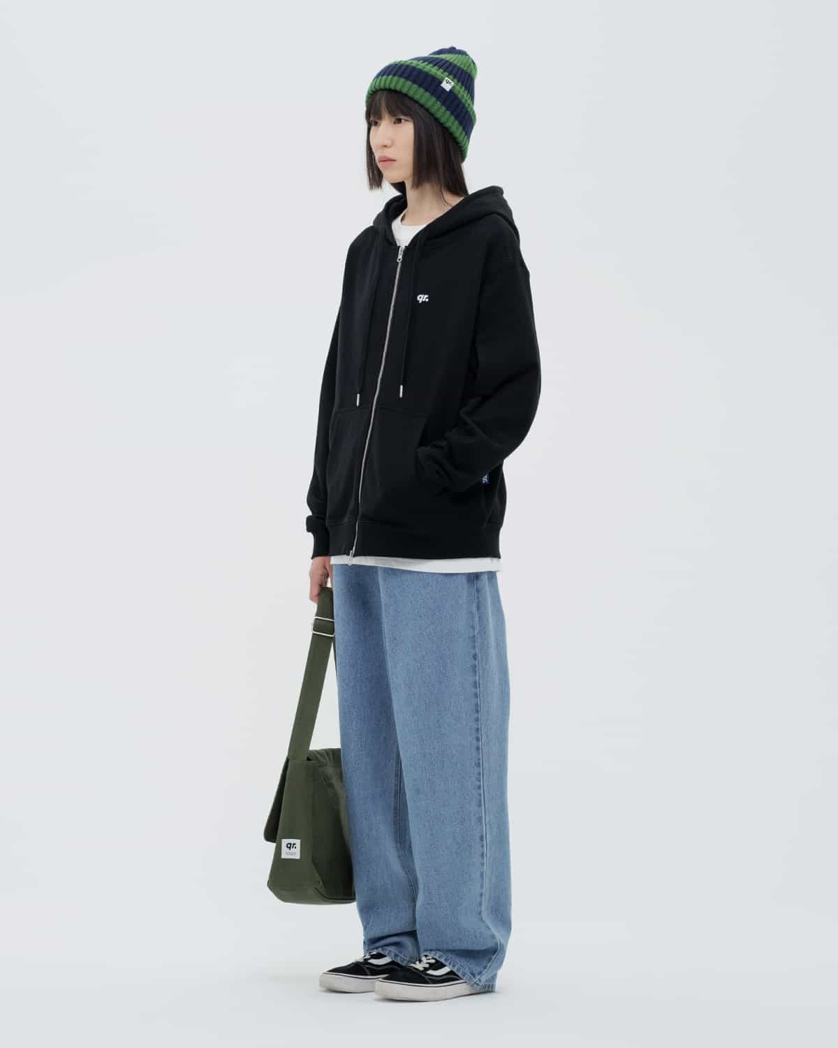 ZIPPER HOODIE BASIC QRD BLACK