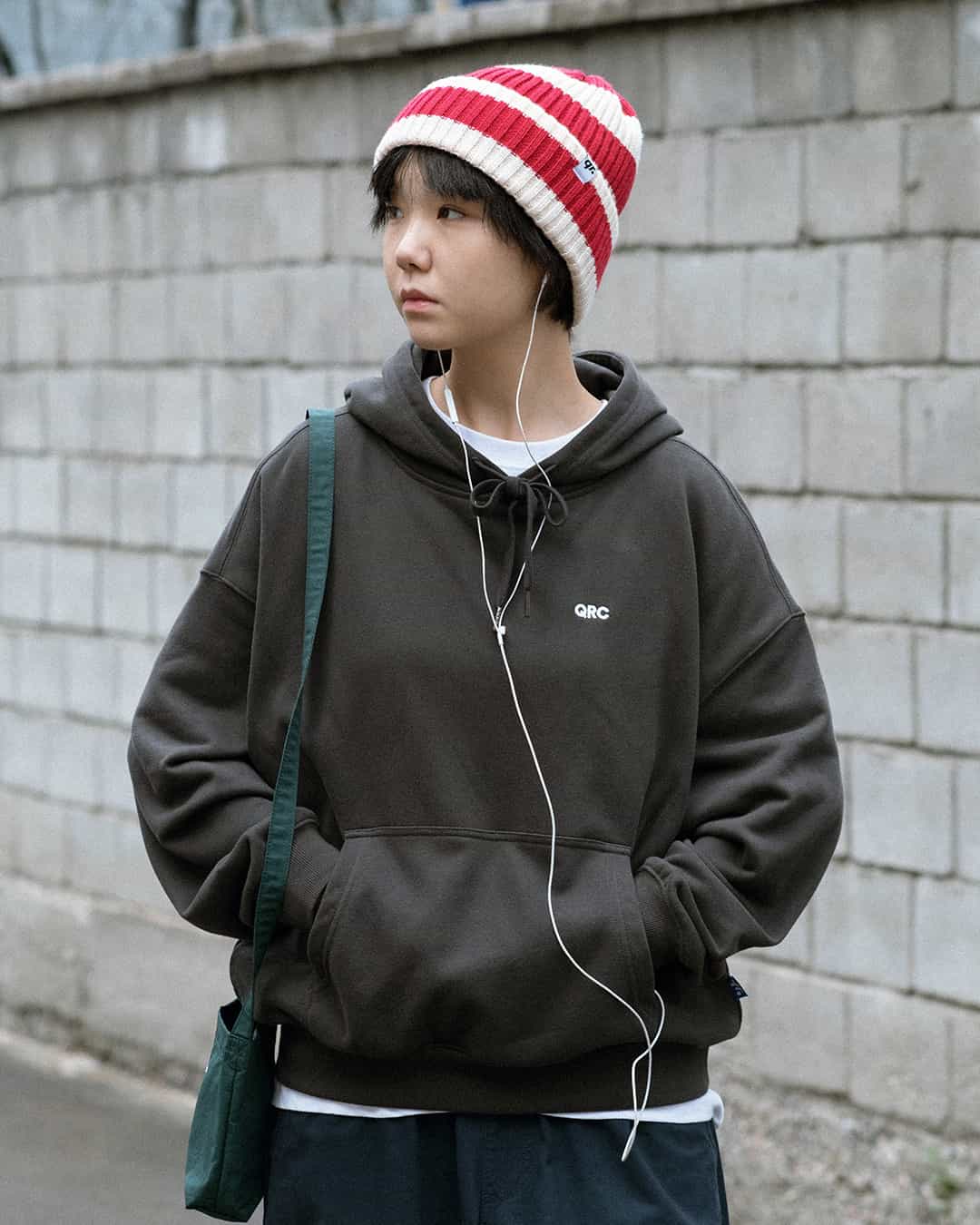 ШАПКА STRIPED КРАСНО-БЕЖЕВАЯ