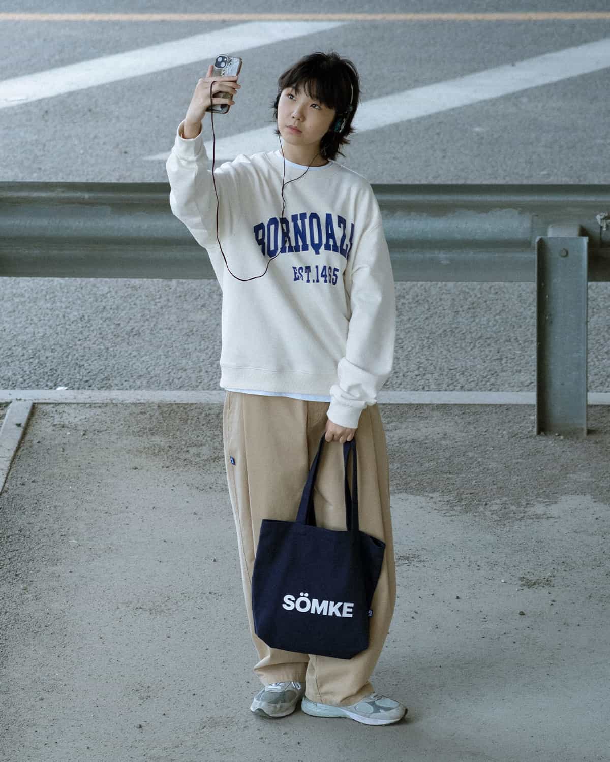 SWEATSHIRT BORN QAZAQ white