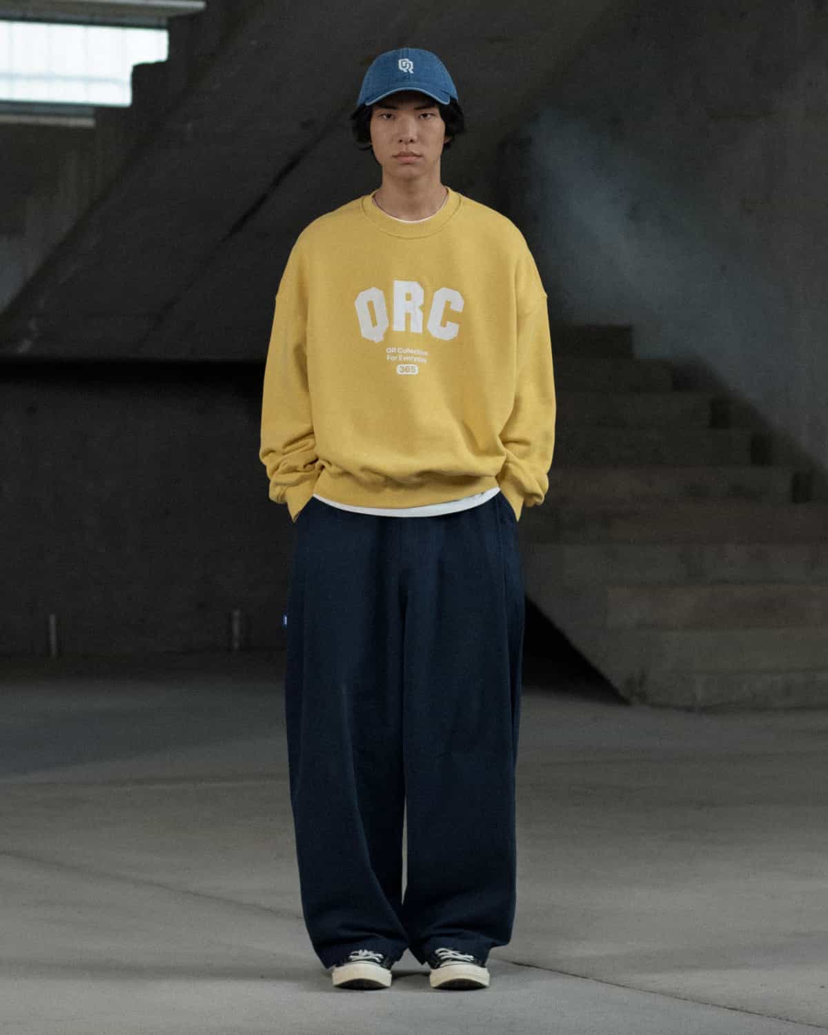 sweatshirt over qrc yellow